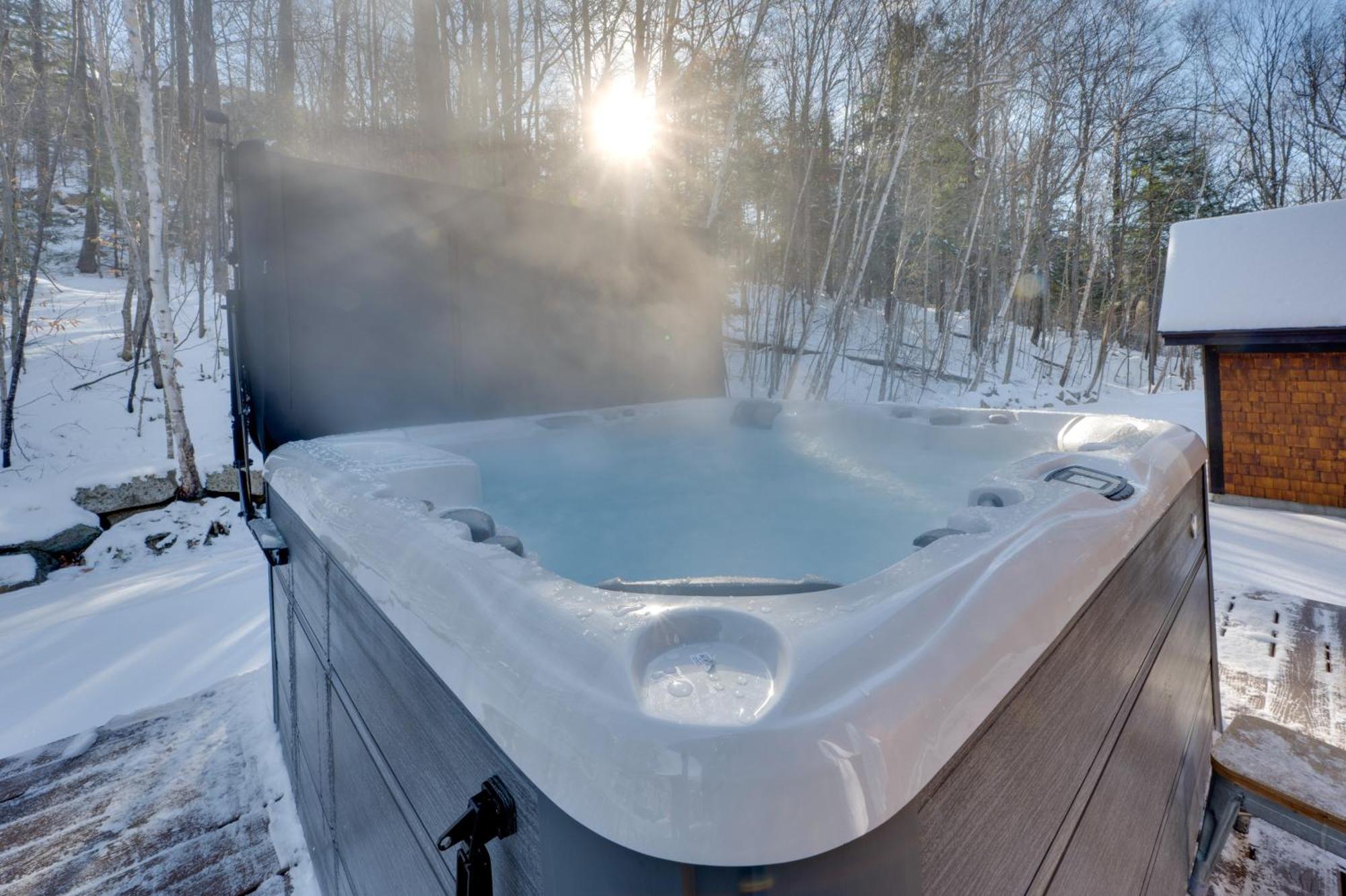 The Fox House Luxe Lincoln Home With Hot Tub Exterior photo